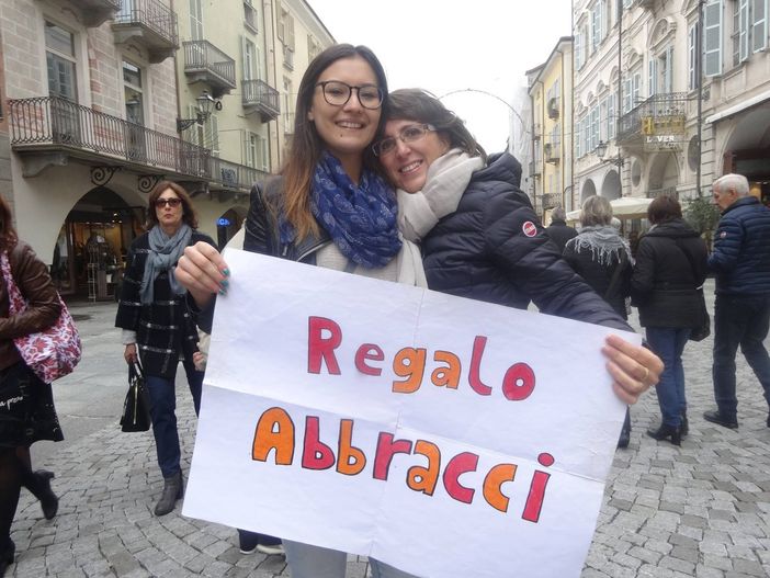 Curiosità. Coccoliamoci: oggi 21 gennaio è la Giornata Mondiale dell’Abbraccio Curiosità. Coccoliamoci: oggi 21 gennaio è la Giornata Mondiale dell’Abbraccio