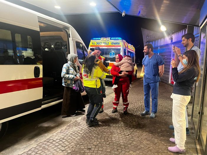 L'arrivo dei piccoli malati oncologici al Regina Margherita, questa notte L'arrivo dei piccoli malati oncologici al Regina Margherita, questa notte