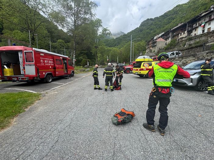 Uomo disperso sul Monte Bo, la nebbia non aiuta le ricerche: in campo anche droni ed elicotteri