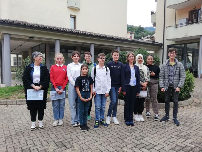 Omegna, il Consiglio Comunale dei ragazzi presenta il concorso Scrittori in erba