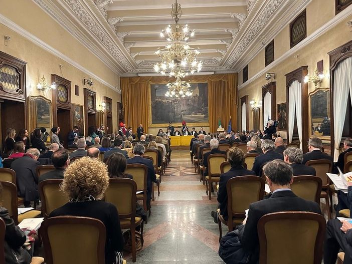 Medici gettonisti, la Corte dei Conti scrive al ministro della Salute: “Costi lievitati” Medici gettonisti, la Corte dei Conti scrive al ministro della Salute: “Costi lievitati”
