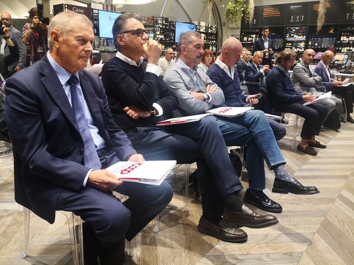 Il cibo e vino made in Piemonte in vetrina a prezzi scontati nei supermercati Nova Coop Il cibo e vino made in Piemonte in vetrina a prezzi scontati nei supermercati Nova Coop