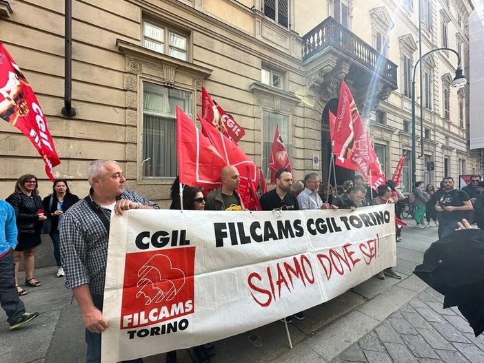 Visite mediche, la rivolta dei lavoratori del call center: “Le lunghe attese non sono colpa nostra”