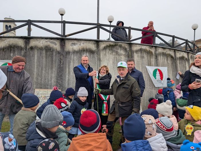 Festa dell’Albero a Prato Sesia: un gesto che unisce comunità e futuro Festa dell’Albero a Prato Sesia: un gesto che unisce comunità e futuro