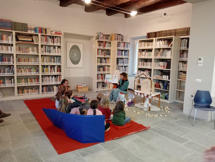 Ameno (NO): un calendario dell’avvento fatto di libri Ameno (NO): un calendario dell’avvento fatto di libri