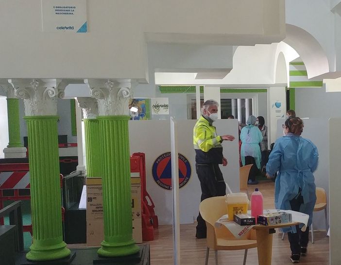 Il 28 novembre resterà chiuso l’Hub Vaccinale di Trecate Il 28 novembre resterà chiuso l’Hub Vaccinale di Trecate