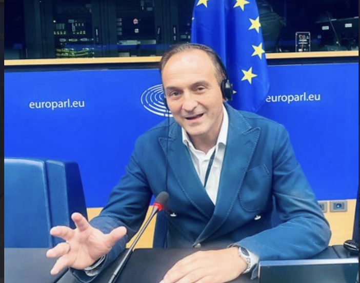 Coronavirus, Cirio stoppa le passeggiate bimbi-genitori: &quot;In Piemonte nessun allentamento delle misure&quot;