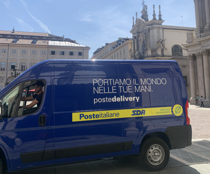 Poste italiane: i cittadini di Novara in vacanza liberi dai bagagli con poste delivery web