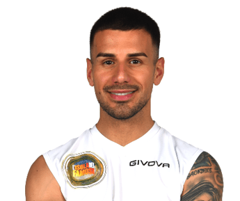 Isola dei famosi, Angelo Famao si ritira dopo 3 giorni: "Gli animali ce l'hanno con me" Isola dei famosi, Angelo Famao si ritira dopo 3 giorni: "Gli animali ce l'hanno con me"