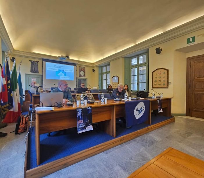 “Vero o Falso – Navigare in Sicurezza”: la Provincia di Novara al fianco di Adoc Piemonte