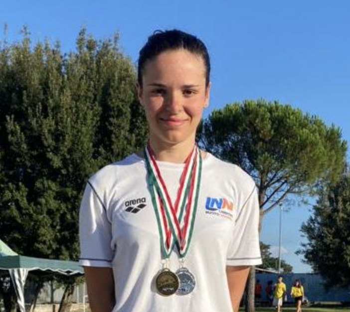 Giorgia Crepaldi (Libertas Novara) medaglia d'argento e di bronzo agli italiani di nuoto Giorgia Crepaldi (Libertas Novara) medaglia d'argento e di bronzo agli italiani di nuoto