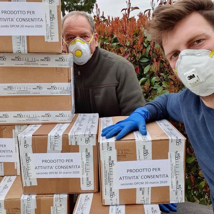 Da Novara 6mila porzioni di riso donate all'ospedale da campo di Bergamo Da Novara 6mila porzioni di riso donate all'ospedale da campo di Bergamo