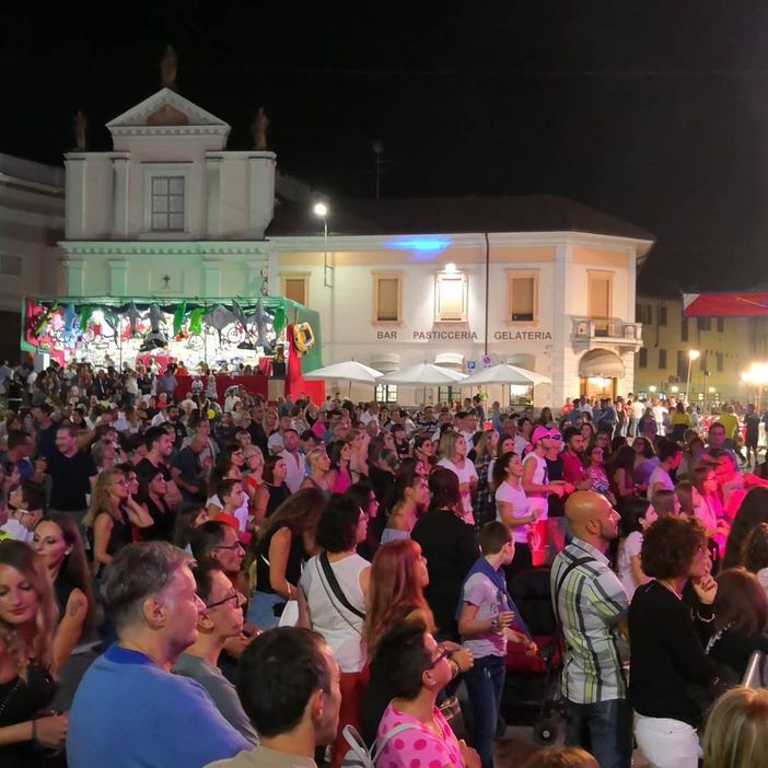 Cameri si prepara per una settimana di festa: Sagra del raviolo, concerti, e il 35° palio degli Asini Cameri si prepara per una settimana di festa: Sagra del raviolo, concerti, e il 35° palio degli Asini