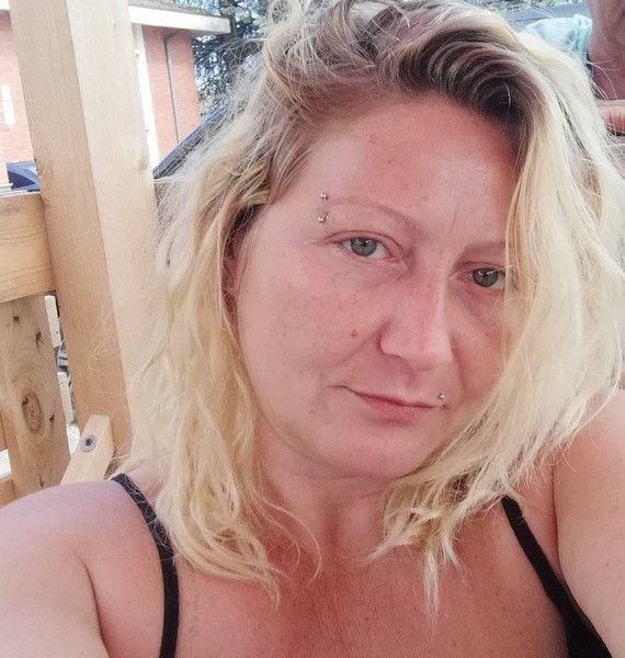 Accoltellata dal compagno ubriaco a Vigevano: era Marylin Pera, di Crescentino