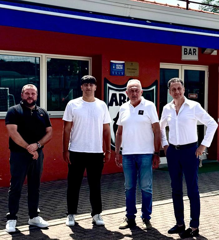 Arona investe nello sport: in arrivo un nuovo campo da calcio in erba artificiale