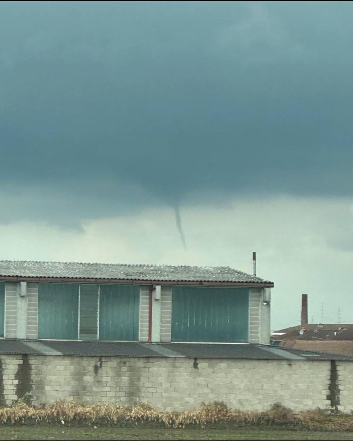 Funnel avvistato nel cielo tra Vespolate e Trecate