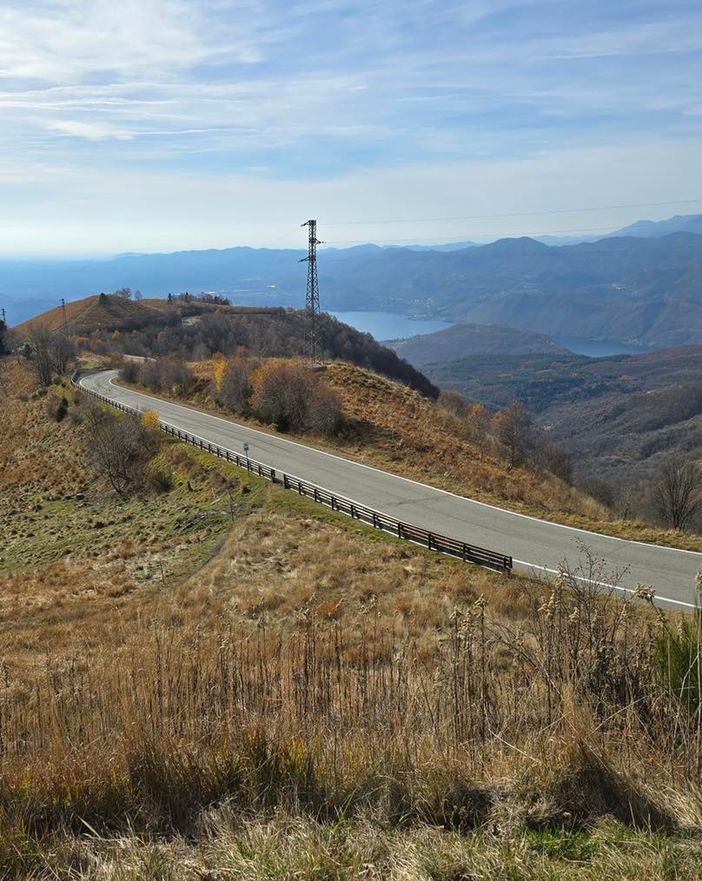 Sicurezza sul Mottarone, nuova barriera protettiva sulla provinciale: un chilometro di interventi per i motociclisti