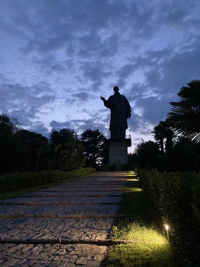 Musica classica al tramonto e visita al San Carlone Musica classica al tramonto e visita al San Carlone