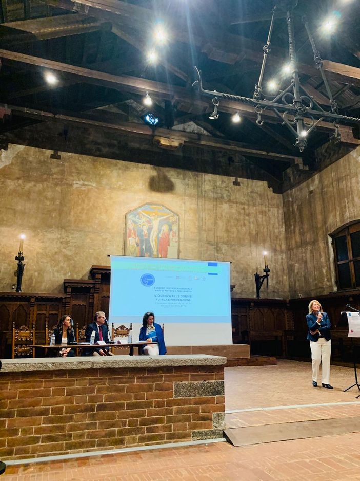 Marina Grassani alla conferenza “Violenza alle donne: tutela e prevenzione” per sensibilizzare sulla piaga dei femminicidi Marina Grassani alla conferenza “Violenza alle donne: tutela e prevenzione” per sensibilizzare sulla piaga dei femminicidi