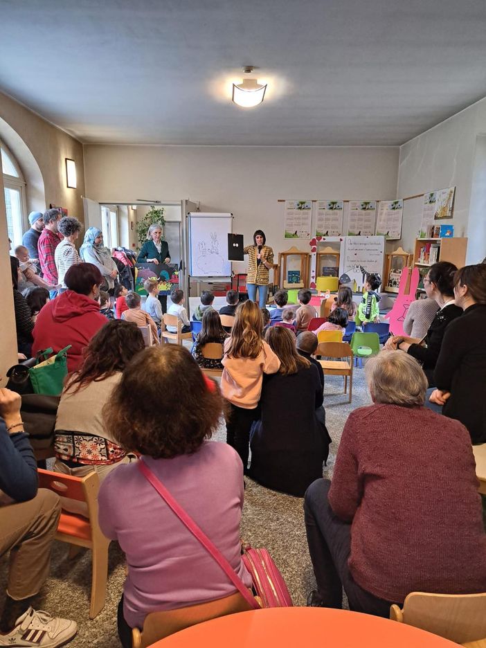 Successo in biblioteca al laboratorio di lettura e presentazione della "Tessera presenza" Successo in biblioteca al laboratorio di lettura e presentazione della "Tessera presenza"