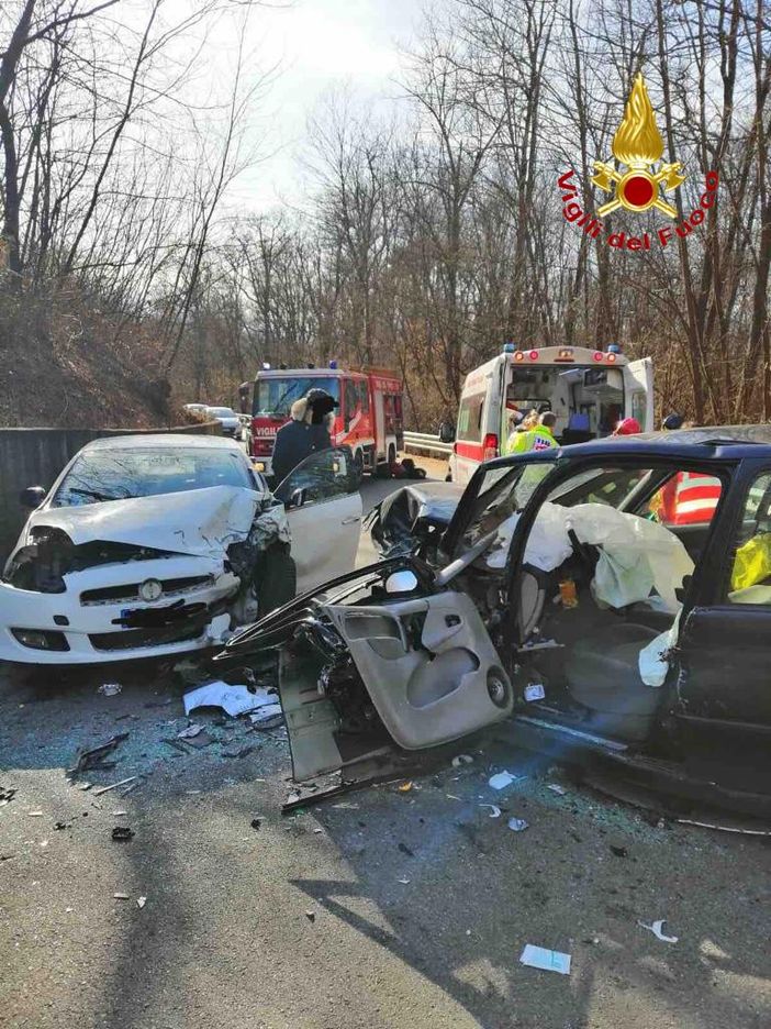 Schianto a Ghemme, una donna ferita Schianto a Ghemme, una donna ferita