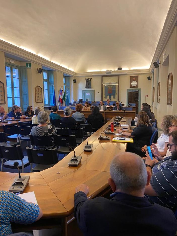 Dimensionamento scolastico a Novara: riunione tecnica a palazzo Natta