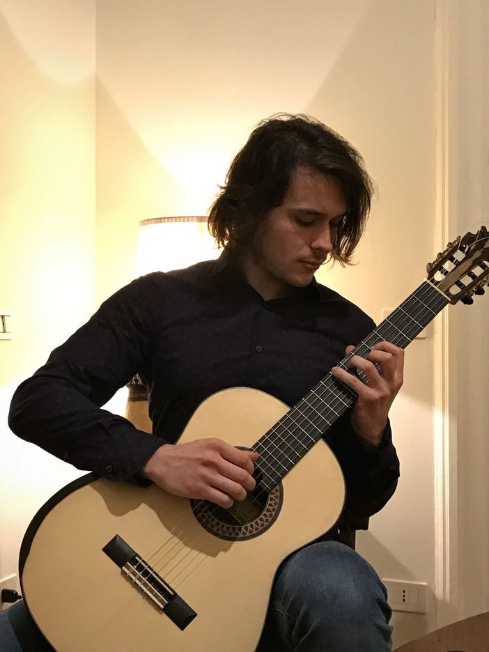 Sabato 13 Riccardo Garello e Jingzhi Zhang proporranno ‘Corde a pizzico e in punta d'arco’ per i Concerti del Cantelli Sabato 13 Riccardo Garello e Jingzhi Zhang proporranno ‘Corde a pizzico e in punta d'arco’ per i Concerti del Cantelli