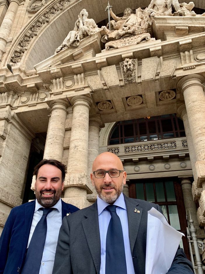 Preioni e Allasia a Roma per depositare il quesito referendario per la modifica della legge elettorale Preioni e Allasia a Roma per depositare il quesito referendario per la modifica della legge elettorale