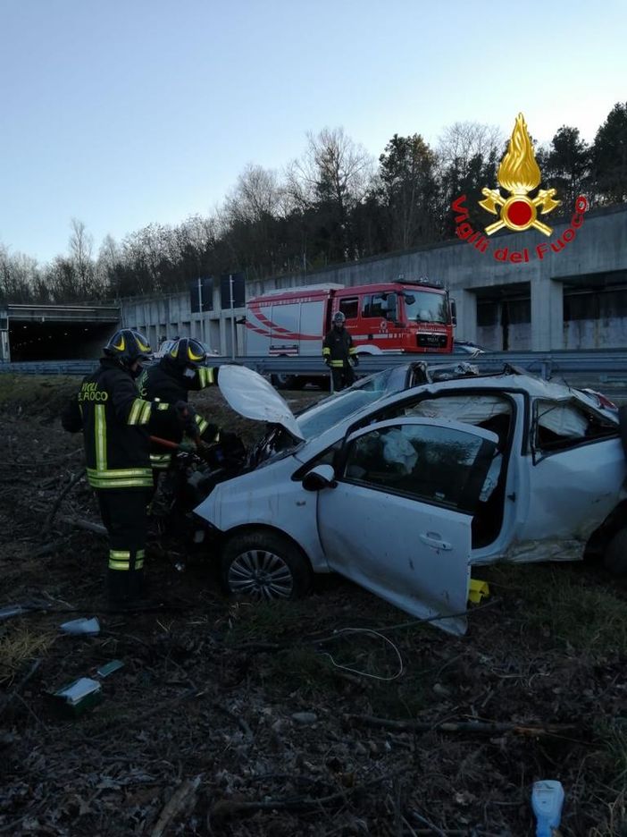 Incidente sulla A26, ferito il conducente