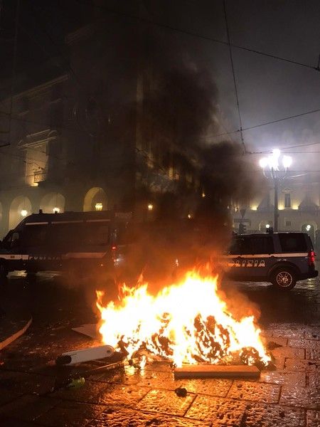 Dal Nord ovest. Guerriglia urbana a Torino, i pm confermano le accuse di devastazione e saccheggio per 24 giovani