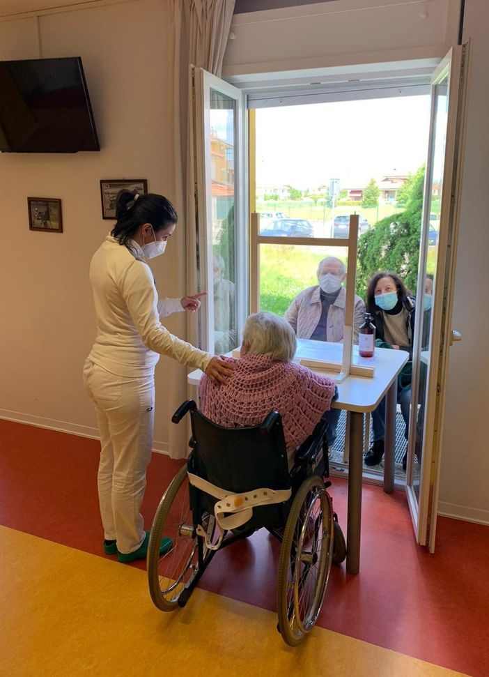 Riapre alle visite la Rsa Squarini di Momo