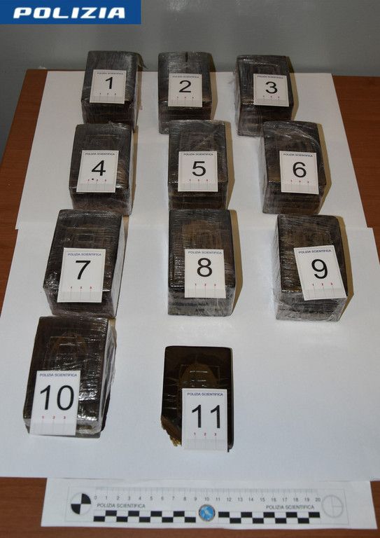 Cronaca nord-ovest: Cinque chili di hashish nascosti in auto: arrestato un 40enne Cronaca nord-ovest: Cinque chili di hashish nascosti in auto: arrestato un 40enne