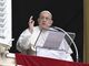 Papa Francesco, gesti a sorpresa e linguaggio colloquiale: quando Bergoglio ha spiazzato