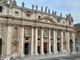 Papa Francesco, da oggi salma a San Pietro: l'omaggio dei fedeli. Sabato i funerali, attese 200mila persone