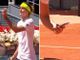 Zverev, scontro a Madrid: &quot;L'occhio di falco non funziona&quot;. E fotografa la linea...