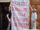 Ascoli Piceno, fornaia antifascista: &quot;Striscioni contro di me, ma non ho paura&quot;