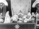 Cos'è l'intronizzazione del Papa, storia di una sacra incoronazione