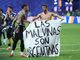 Argentina-Inghilterra, Lo Celso e Otamendi con striscione per Malvinas: rischio squalifica