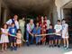 A Borgolavezzaro l’arte contemporanea incontra la memoria rurale: inaugurata l’opera di Bibi Manavi per “Una Boccata d’Arte”