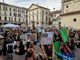 Tanti ragazzi in piazza per il presidio antirazzista