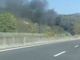 Auto in fiamme sull'A26: code tra Meina e Carpugnino VIDEO Auto in fiamme sull'A26: code tra Meina e Carpugnino VIDEO