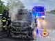 Cronaca nord-ovest: auto in fiamme vicino al casello di Carisio