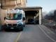 Incidente in corso Trieste a Novara: scontro tra pullman e due auto