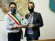 Consegnata al Direttore di Asl Novara una targa per ringraziare gli operatori sanitari