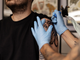 Tatuaggi e piercing, rivoluzione in Piemonte: nuove regole e contrasto agli abusivi. VIDEO