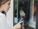 Vetrine a LED professionali: guida completa per agenzie viaggi e immobiliari