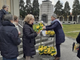 Primule gialle donate alle volontarie della consulta per i servizi cimiteriali e alle donne trecatesi in occasione dell’8 marzo