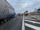 Dal Nord Ovest. Schianto tra due bisonti della strada sulla Torino-Milano: chiuse due corsie, due feriti e traffico in tilt