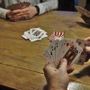 Rissa al centro anziani, pugno in faccia a un 97enne per... una partita a scopa