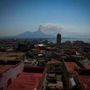 Incendio sul Vesuvio, prefetto di Napoli: &quot;Situazione migliora ma ancora al lavoro&quot;